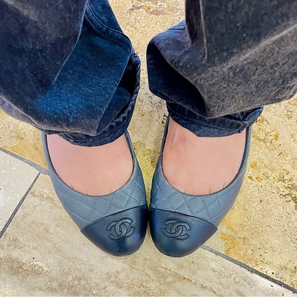 Chanel CC Logo Cap Toe Classic Lambskin Quilted Flats